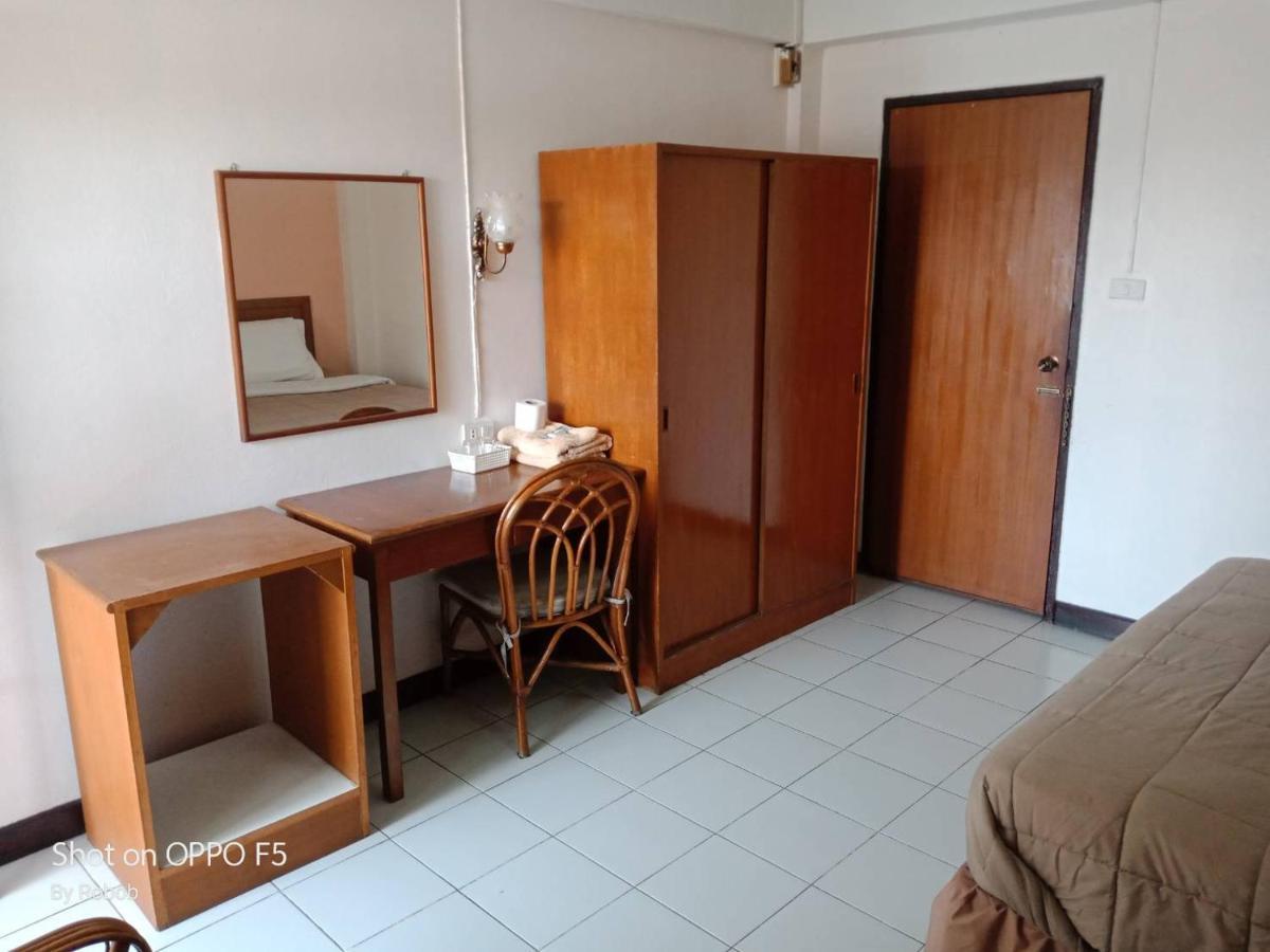 V.i.p. House *