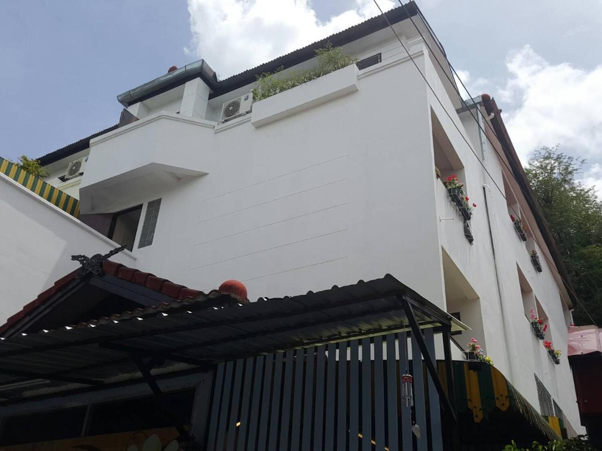 Pensión V.i.p. House