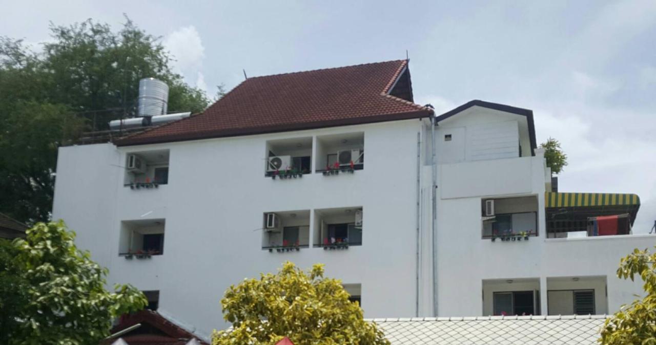 V.i.p. House Guest house *